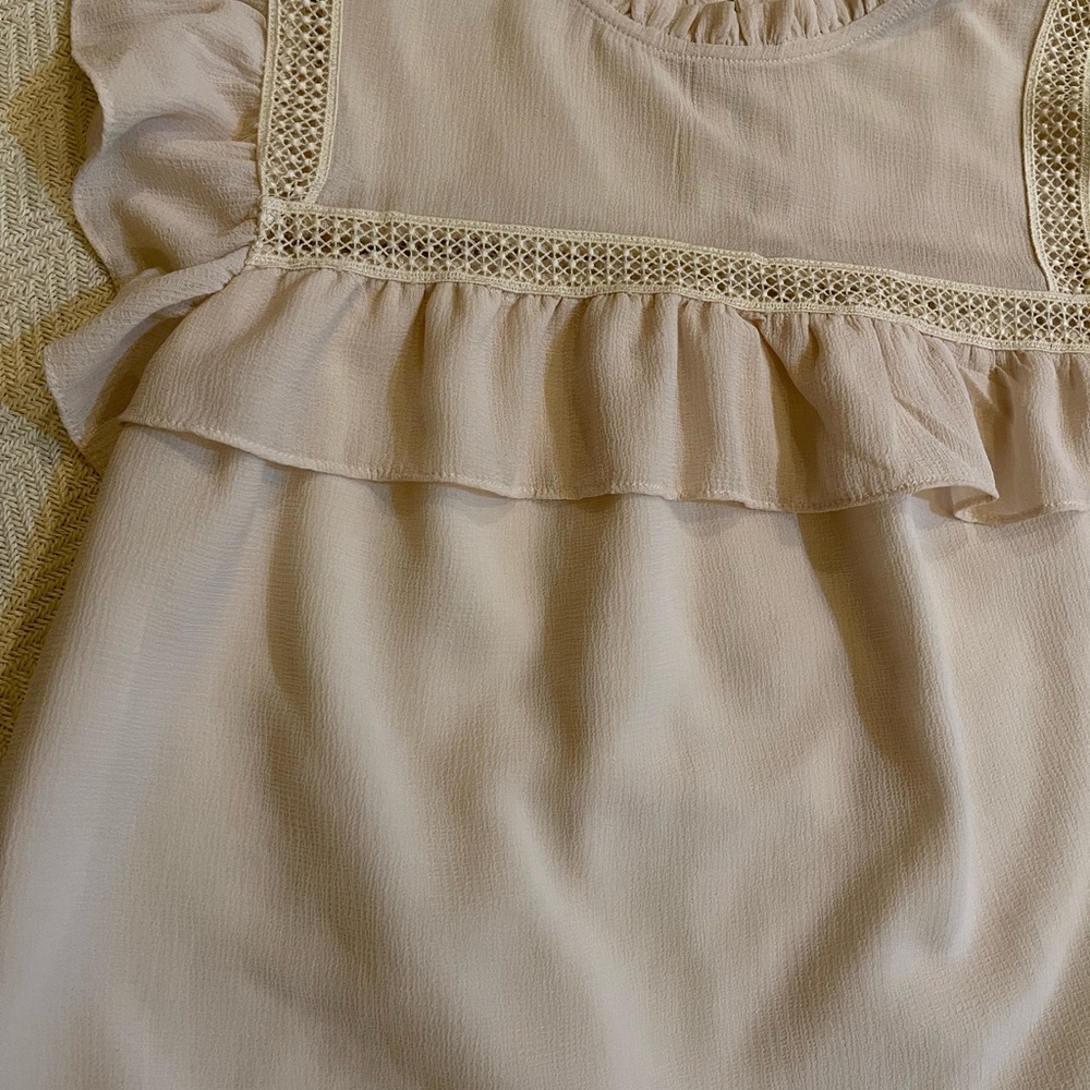 Essue Size Small Beige Ruffle Blouse - Picture 2 of 7